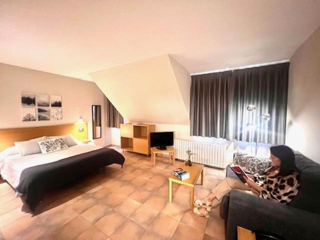Aparthotel El Serch Andorra la Vella Eksteriør bilde