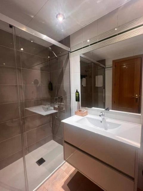 Aparthotel El Serch Andorra la Vella Eksteriør bilde