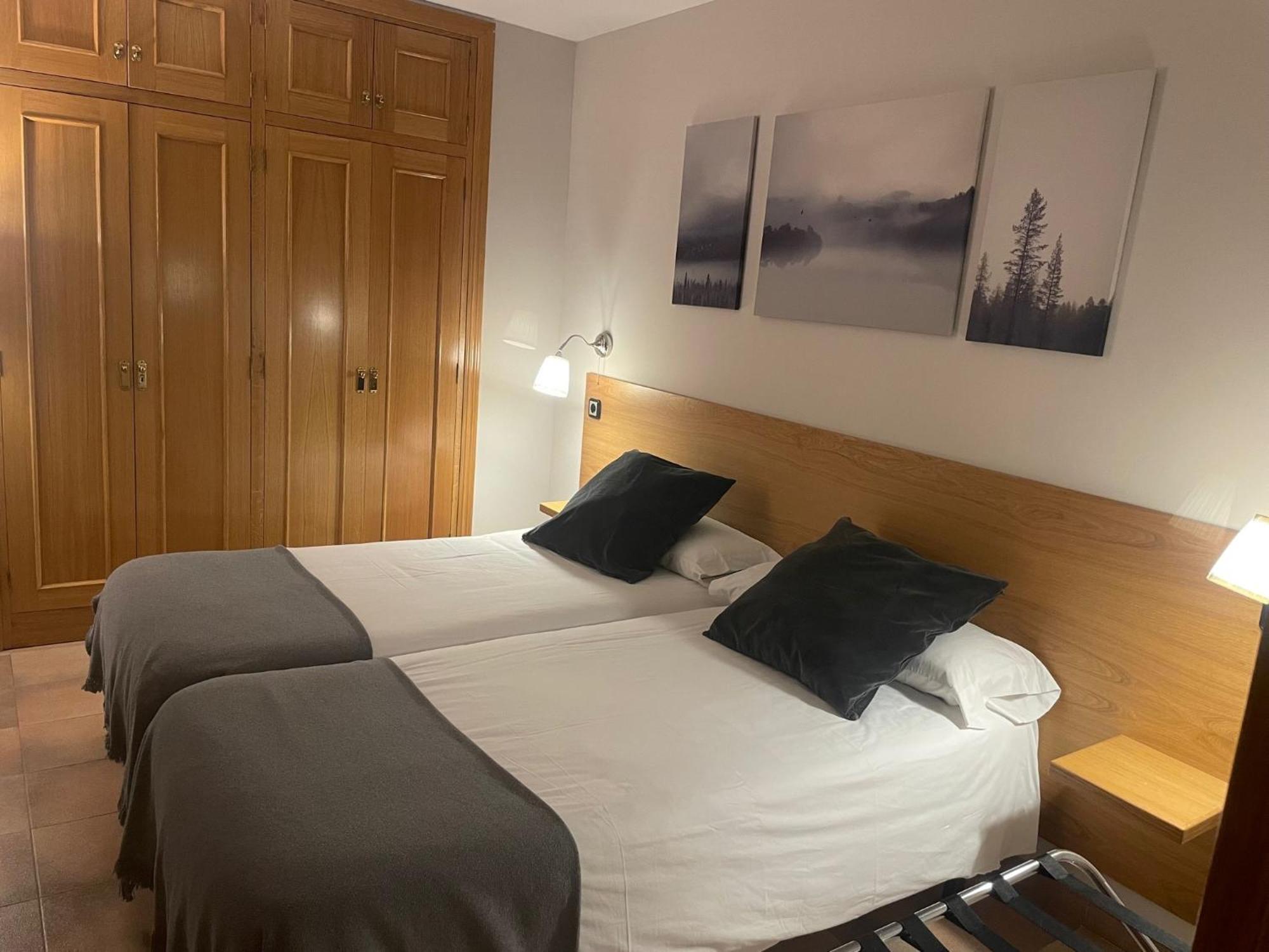 Aparthotel El Serch Andorra la Vella Eksteriør bilde