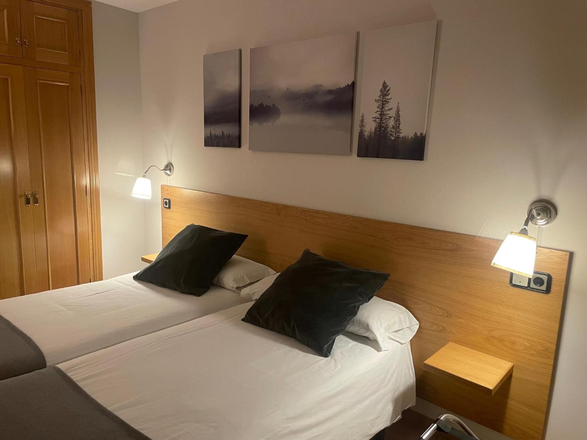 Aparthotel El Serch Andorra la Vella Eksteriør bilde