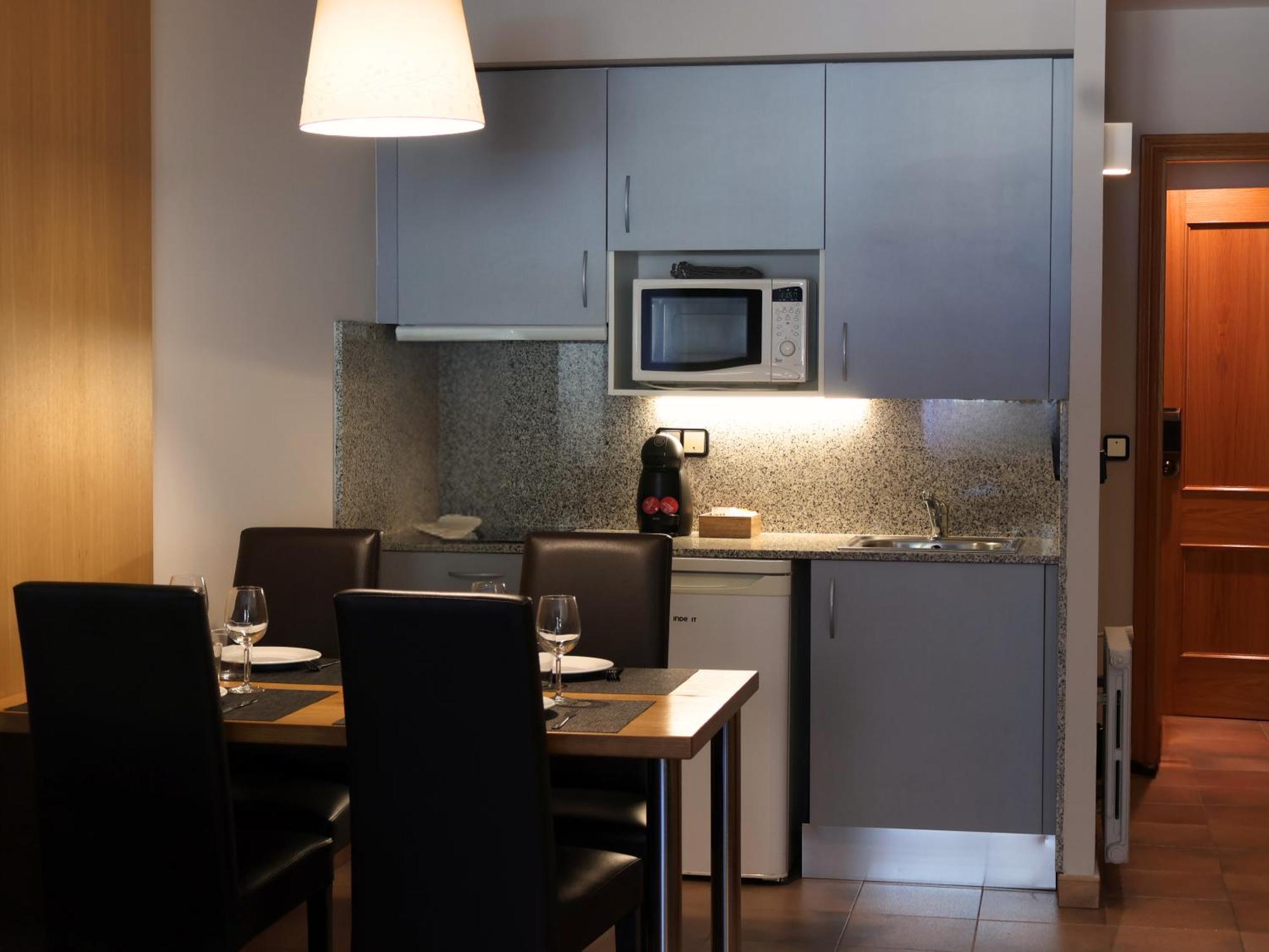 Aparthotel El Serch Andorra la Vella Eksteriør bilde