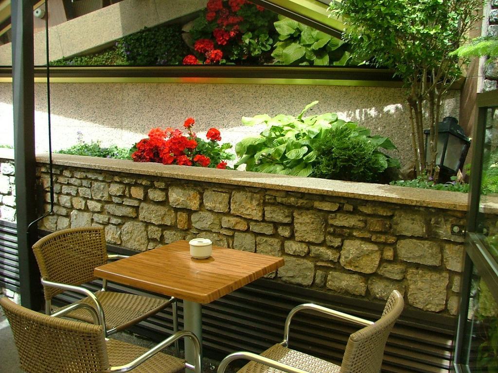 Aparthotel El Serch Andorra la Vella Eksteriør bilde