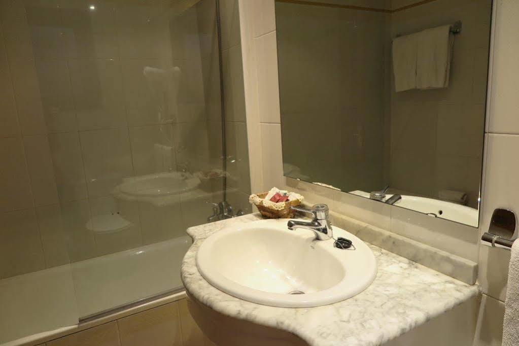 Aparthotel El Serch Andorra la Vella Eksteriør bilde